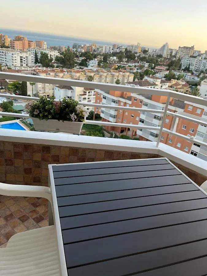 Apartment In טורמולינוס